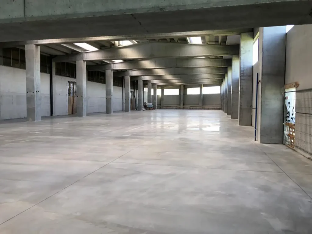 Pavimento industriale in stabilimento aziendale